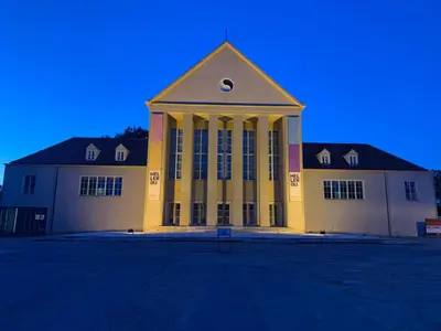 Das Gebäude in dem sich die Ferienwohnung befindet