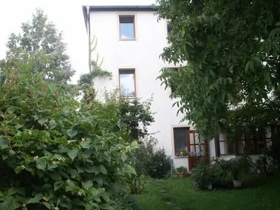 Ein Garten an der Unterkunft Dresdner Höhe