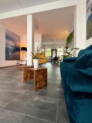 Ein Sitzbereich in der Unterkunft Atelier Dresden Neustadt