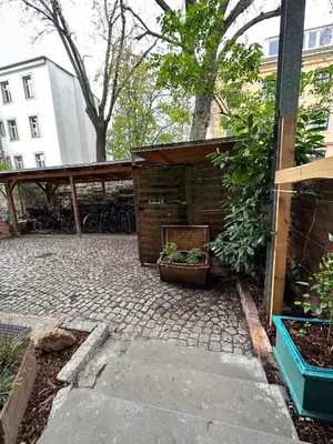 Ein Garten an der Unterkunft Atelier Dresden Neustadt