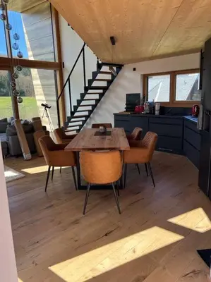 Ein Sitzbereich in der Unterkunft Tolle Bergvilla im Osterzgebirge