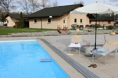 Der Swimmingpool an oder in der Nähe von Natur- und Aktivresort Senftenberg