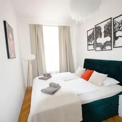 CASARINA - Stilvoller Altbau in zentraler Lage