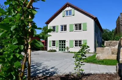 Das Gebäude in dem sich die Ferienwohnung befindet