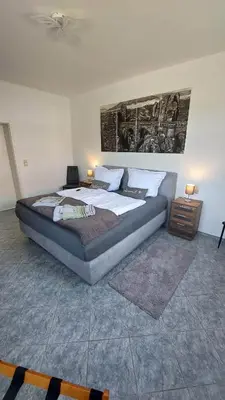 Ein Sitzbereich in der Unterkunft Ferienwohnung am Hofladen Hellendorf - Sächsische Schweiz