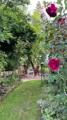 Ein Garten an der Unterkunft Carolinga