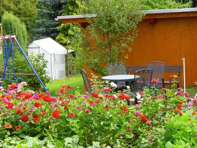 Ein Garten an der Unterkunft Ferienwohnung Dagmar Mergen