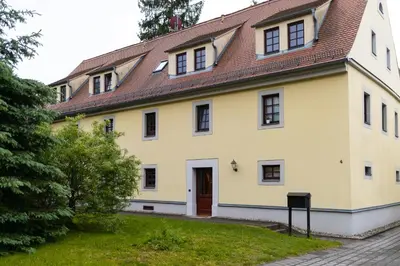 Das Gebäude in dem sich die Ferienwohnung befindet