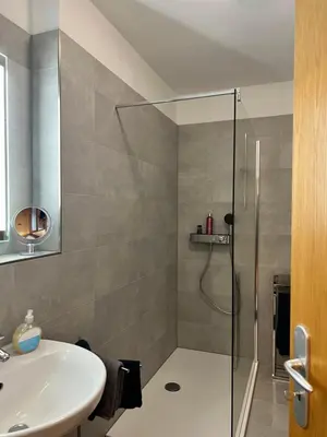 Ein Badezimmer in der Unterkunft Sehr schöne Wohnung,komplett neu eingerichtet