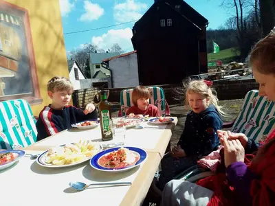 Kinder, die in der Unterkunft Haus Gaia übernachten
