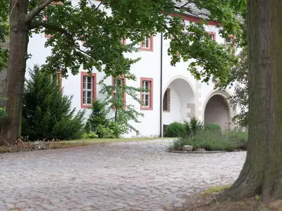 Ein Garten an der Unterkunft Studio in Saxony near Dübener Heide