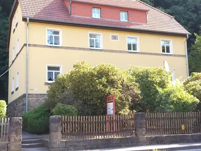 Das Gebäude in dem sich die Ferienwohnung befindet