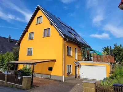 Das Gebäude in dem sich die Ferienwohnung befindet