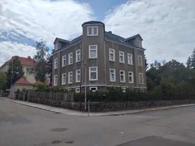 Das Gebäude in dem sich die Ferienwohnung befindet