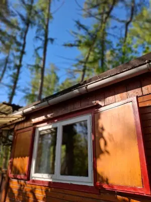 Das Gebäude in dem sich das Ferienhaus befindet