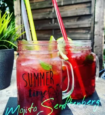 Getränke in der Unterkunft Pension Mojito Senftenberg
