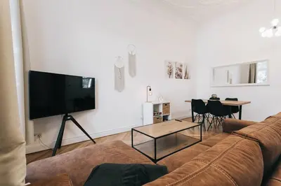TV/Unterhaltungsangebot in der Unterkunft TIP! Design-Apartment in Toplage 75qm in Szeneviertel