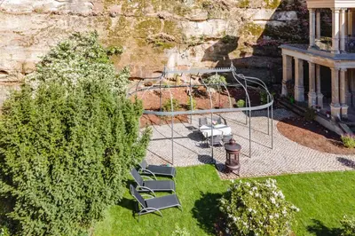 Ein Garten an der Unterkunft Villa Emma