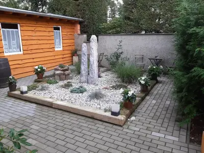 Ein Garten an der Unterkunft Pension Lehmann