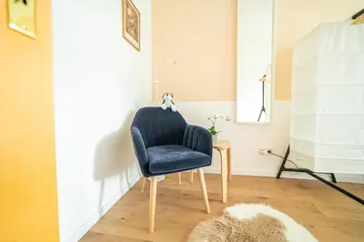 Ein Sitzbereich in der Unterkunft FullHouse - Chemnitz - Leonardo Apt - 3 Bedrooms & Balcony