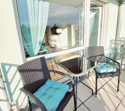 Ein Balkon oder eine Terrasse in der Unterkunft Moderne Wohnung mit Vollausstattung in ruhiger Lage, W-LAN