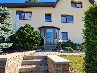 Das Gebäude in dem sich die Ferienwohnung befindet