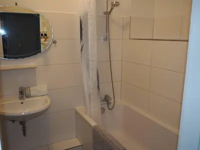 Ein Badezimmer in der Unterkunft TOP 3-Raum Wohnung, für Monteure