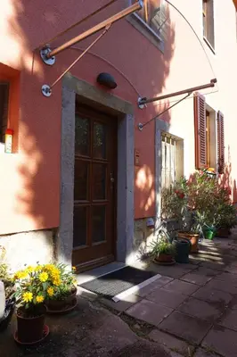 Das Gebäude in dem sich die Ferienwohnung befindet