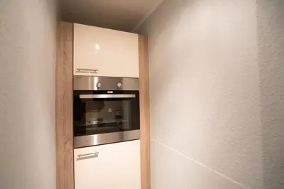 Küche/Küchenzeile in der Unterkunft TONI 47 - Charming Apartment im idyllischem Villenviertel mit Netflix