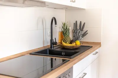 Küche/Küchenzeile in der Unterkunft *NEU* 2 Zi, offene Küche, Balkon