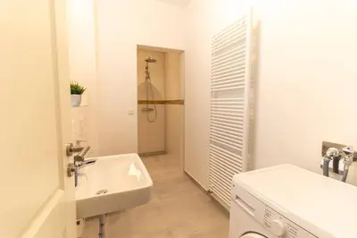 Ein Badezimmer in der Unterkunft *NEU* 2 Personen, WLAN, Balkon