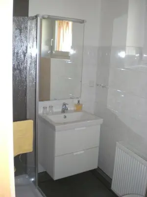 Ein Badezimmer in der Unterkunft Pension Füg