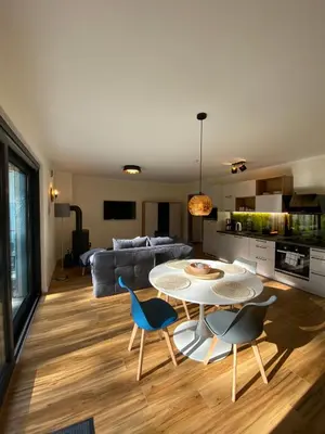 Küche/Küchenzeile in der Unterkunft Luxuriöses rollstuhlgerechtes Ferienapartment A1 mit umzäunten Garten, 65qm