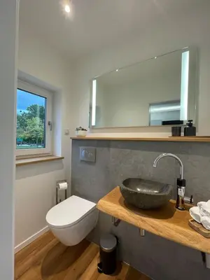 Ein Badezimmer in der Unterkunft Alte Zahnstation Laußnitz