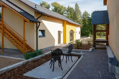 Das Gebäude in dem sich das Bed & Breakfast befindet
