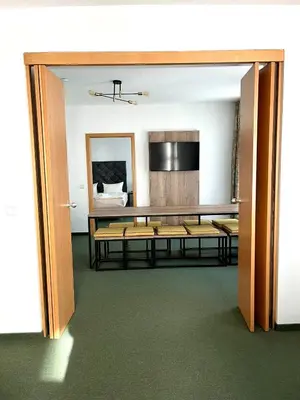 TV/Unterhaltungsangebot in der Unterkunft großes Familienapartment mit Blick zur Frauenkirche