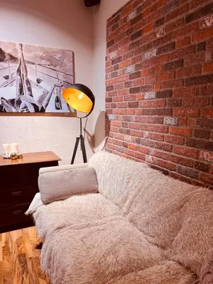 Ein Sitzbereich in der Unterkunft Stylische Altbauwohnung Dresden Striesen ruhig und zentral