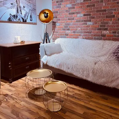 Ein Sitzbereich in der Unterkunft Stylische Altbauwohnung Dresden Striesen ruhig und zentral