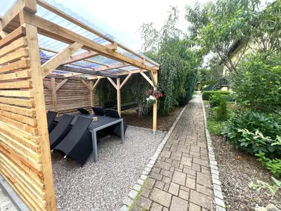 Ein Garten an der Unterkunft Schöne Ferienwohnung im Grünen