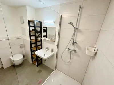 Ein Badezimmer in der Unterkunft Modernes Zwei-Zimmer-Apartment Chemnitz - Kaßberg
