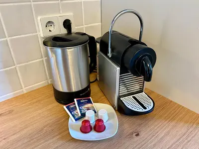 Kaffee-/Teezubehör in der Unterkunft Modernes Zwei-Zimmer-Apartment Chemnitz - Kaßberg