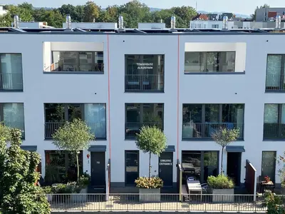 Das Gebäude in dem sich das Ferienhaus befindet