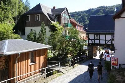 Ein allgemeiner Bergblick oder ein Berglick von der Pension aus