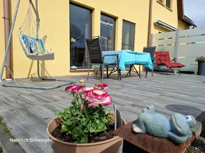 Ein Balkon oder eine Terrasse in der Unterkunft Ferienwohnung EnergiePunkt am Planitzwald