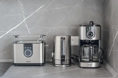 Kaffee-/Teezubehör in der Unterkunft REGENT Neu! Wlan-Netflix-Küche- Meißen Altstadt-SBahn-DD, Elbufer
