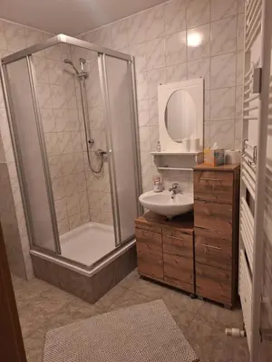 Ein Badezimmer in der Unterkunft Apartment - Gästewohnung - Unterkunft Monteure