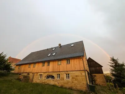 Das Gebäude in dem sich die Ferienwohnung befindet
