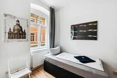 Ein Bett oder Betten in einem Zimmer der Unterkunft home2stay Apartments in Dresden Altstadt