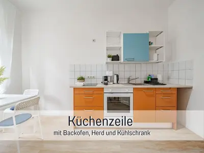 Küche/Küchenzeile in der Unterkunft Benville BV05 - Für Kurztrip & Business - Stellbare Einzelbetten - Waschmaschine - WLAN - Mikrowelle & Nespresso - Bahnhof 2min - Supermarkt 3min - Porzellanmanufaktur 10min