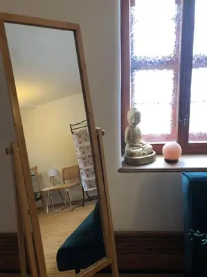 Ein Sitzbereich in der Unterkunft Erholen im Kranichhof, Garten, Sauna - Nähe Heide